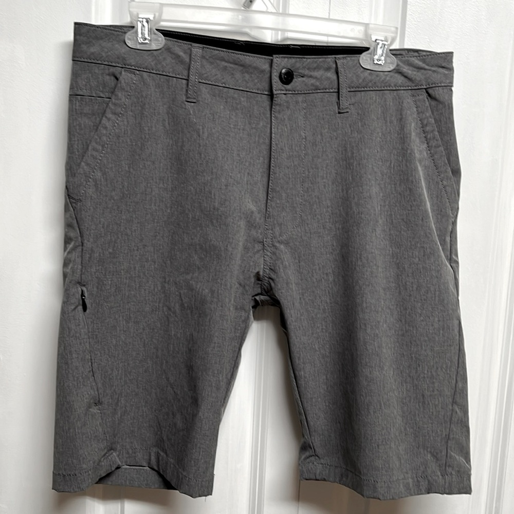 Kenneth Cole Dark Gray Microfiber Athletic Shorts Size 32